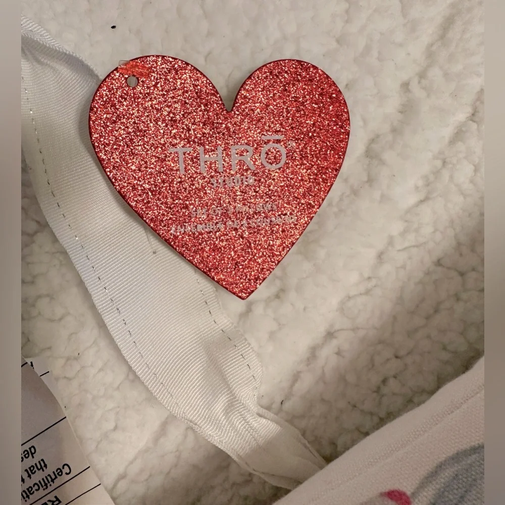 ❤️Gnomes💘2-Throw Pillows/for Valentine’s Day!💝 💌